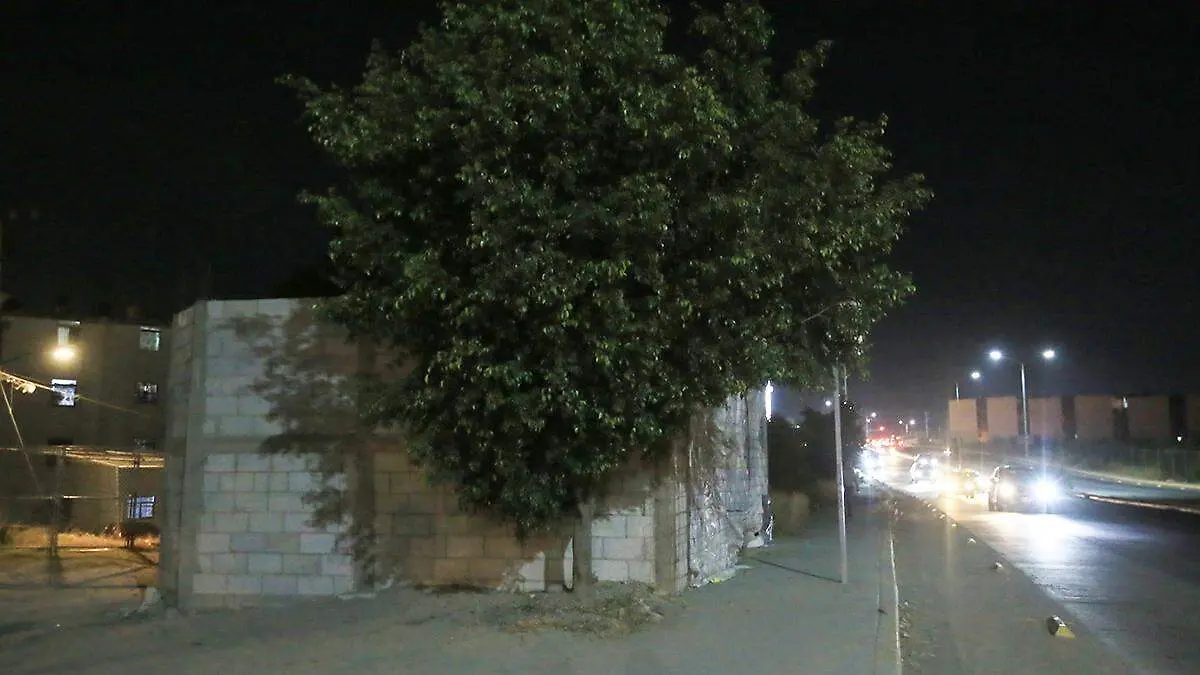 vecinos de la colonia San Miguel Mayorazgo se manifiestaron sobre el Bulevar Carmelitas